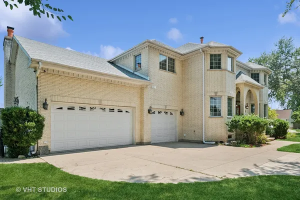 $1,399,000 | 4858 West Chase Avenue, Lincolnwood, IL 60712