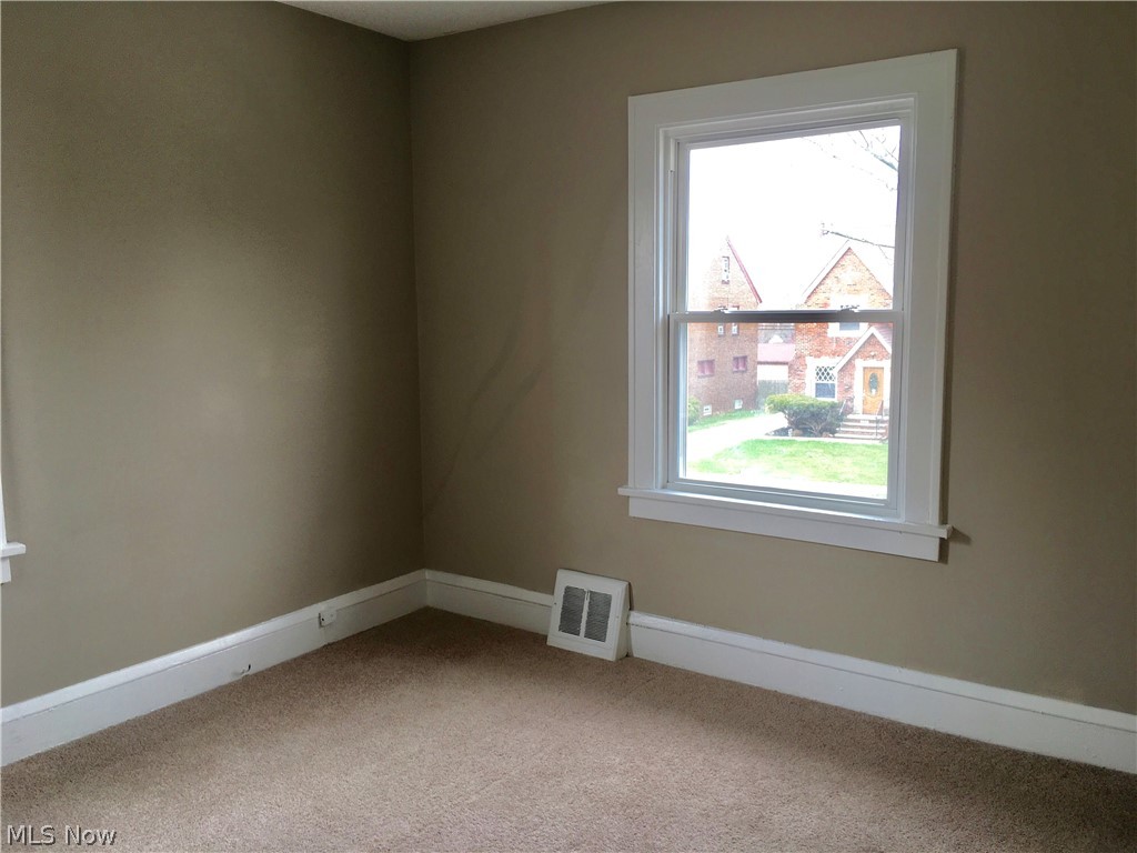 3558 Bainbridge Road Cleveland Heights, OH 44118 - Photo 14 of 24
