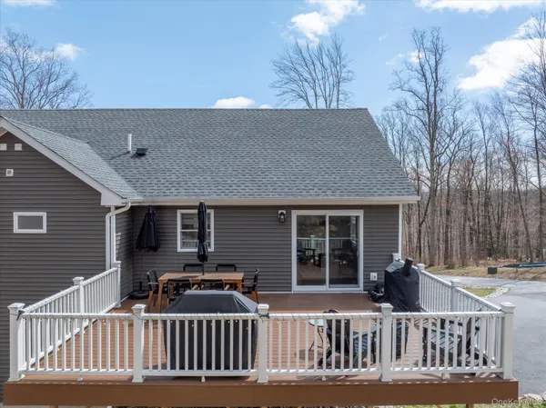 $775,000 | 10 Eagle Hill Road, Mahopac, NY 10541