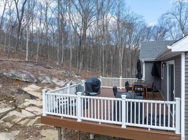 $775,000 | 10 Eagle Hill Road, Mahopac, NY 10541