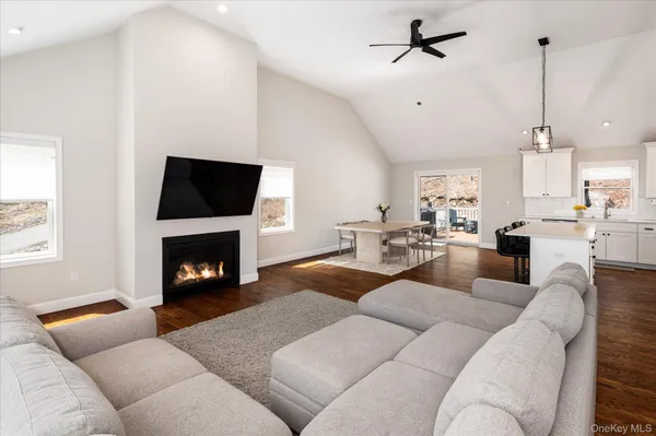 $775,000 | 10 Eagle Hill Road, Mahopac, NY 10541