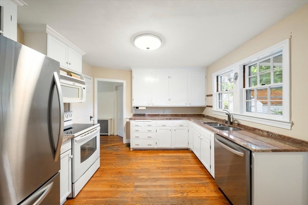 89 Melrose Avenue Needham, MA 02492 - Photo 6 of 29