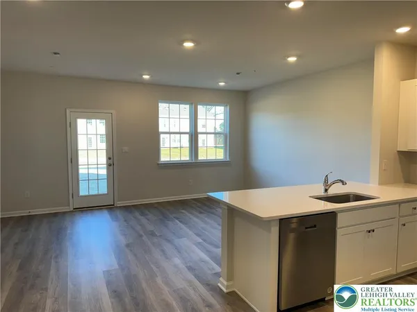 $2,450 | 1264 Susan Circle, Breinigsville, PA 18031