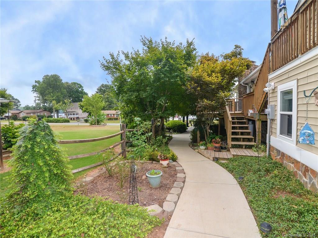 127 Surfside Road Mooresville, NC 28117 - Photo 3 of 27 Gallery Image 3