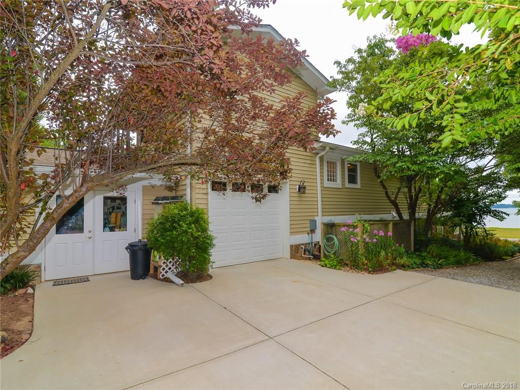 127 Surfside Road Mooresville, NC 28117 - Photo 4 of 27 Gallery Image 4
