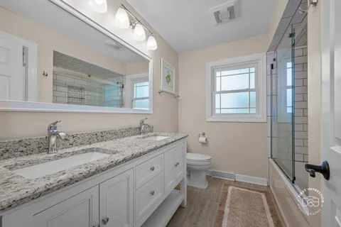 $675,000 | 325 Hemlock Lane, Naperville, IL 60540