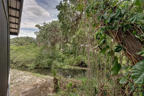 $325,000 | 975 Caloosa Estates Drive, LaBelle, FL 33935