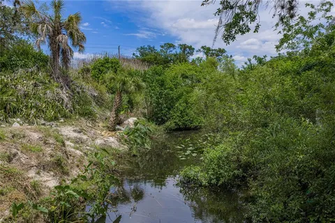 $325,000 | 975 Caloosa Estates Drive, LaBelle, FL 33935