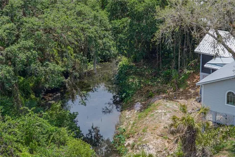 $325,000 | 975 Caloosa Estates Drive, LaBelle, FL 33935