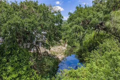 $325,000 | 975 Caloosa Estates Drive, LaBelle, FL 33935