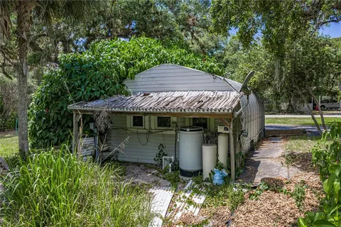 $325,000 | 975 Caloosa Estates Drive, LaBelle, FL 33935