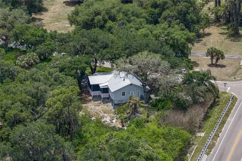 $325,000 | 975 Caloosa Estates Drive, LaBelle, FL 33935