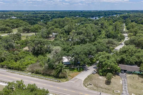 $325,000 | 975 Caloosa Estates Drive, LaBelle, FL 33935