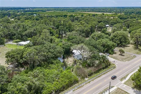 $325,000 | 975 Caloosa Estates Drive, LaBelle, FL 33935