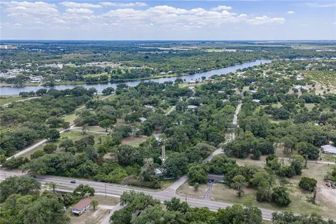 $325,000 | 975 Caloosa Estates Drive, LaBelle, FL 33935