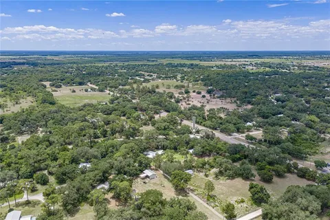$325,000 | 975 Caloosa Estates Drive, LaBelle, FL 33935