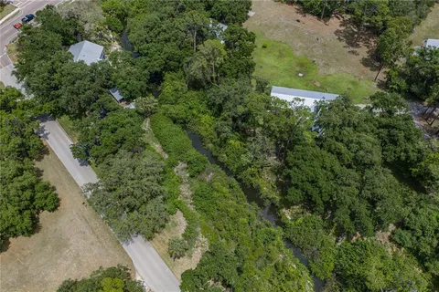 $325,000 | 975 Caloosa Estates Drive, LaBelle, FL 33935