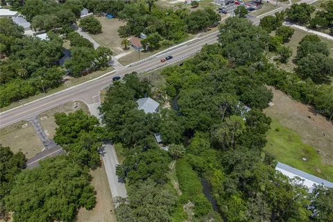$325,000 | 975 Caloosa Estates Drive, LaBelle, FL 33935