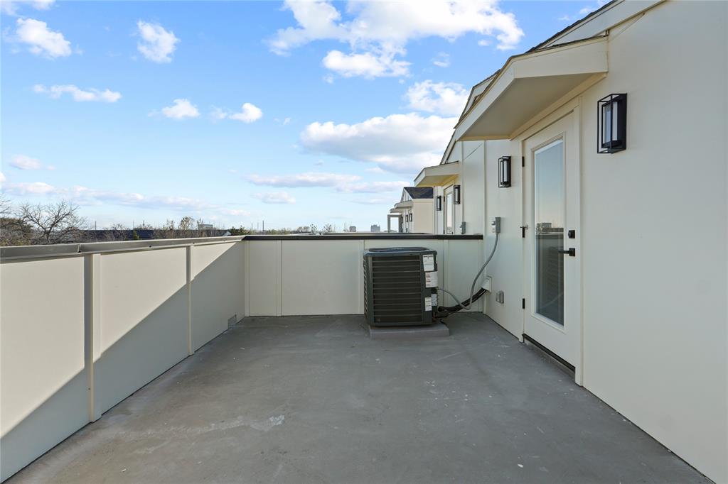 7207 Mohawk Drive, Unit B 3 Dallas, TX 75235 - Photo 18 of 19 a view of a terrace