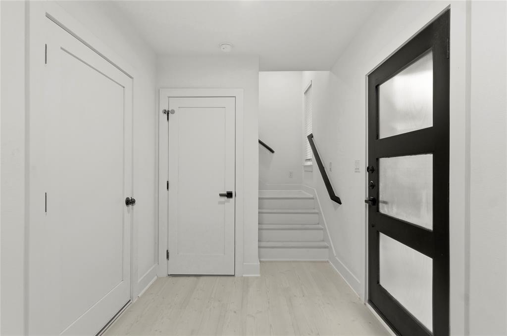 7207 Mohawk Drive, Unit B 3 Dallas, TX 75235 - Photo 5 of 19