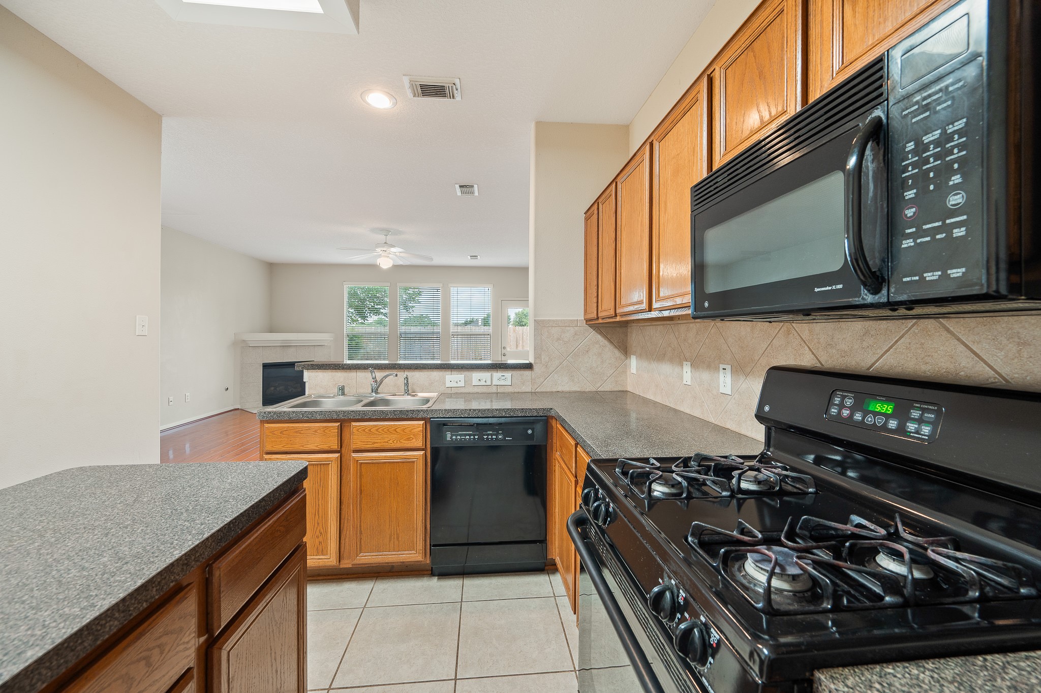2923 Ridge Scene Way Houston, TX 77084 - Photo 11 of 37