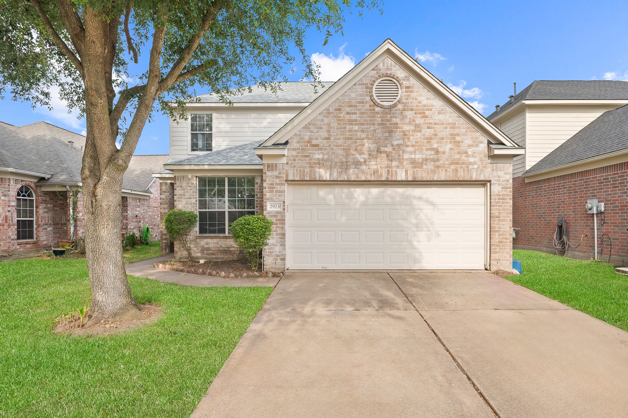 2923 Ridge Scene Way Houston, TX 77084 - Photo 2 of 37