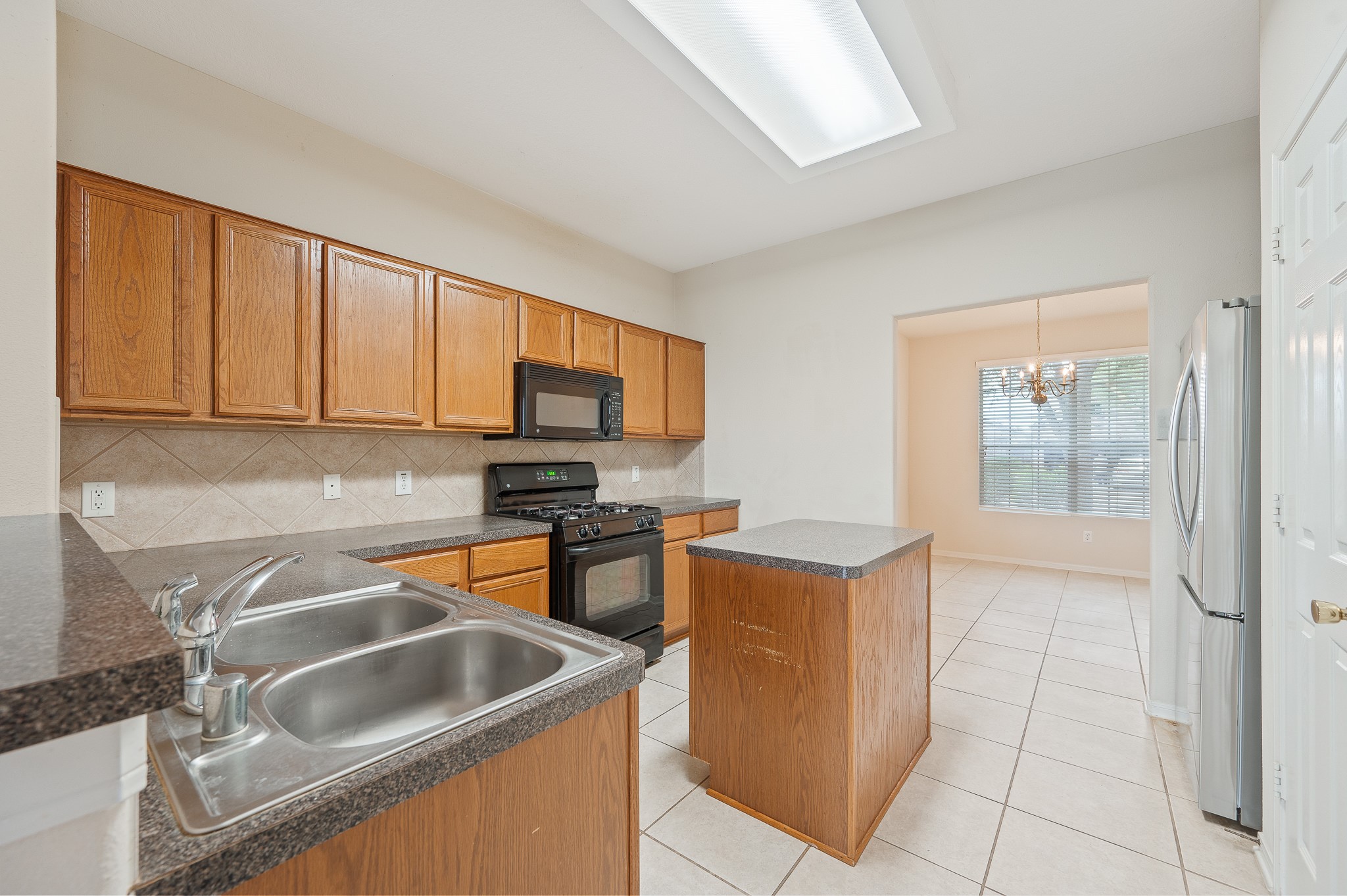 2923 Ridge Scene Way Houston, TX 77084 - Photo 8 of 37