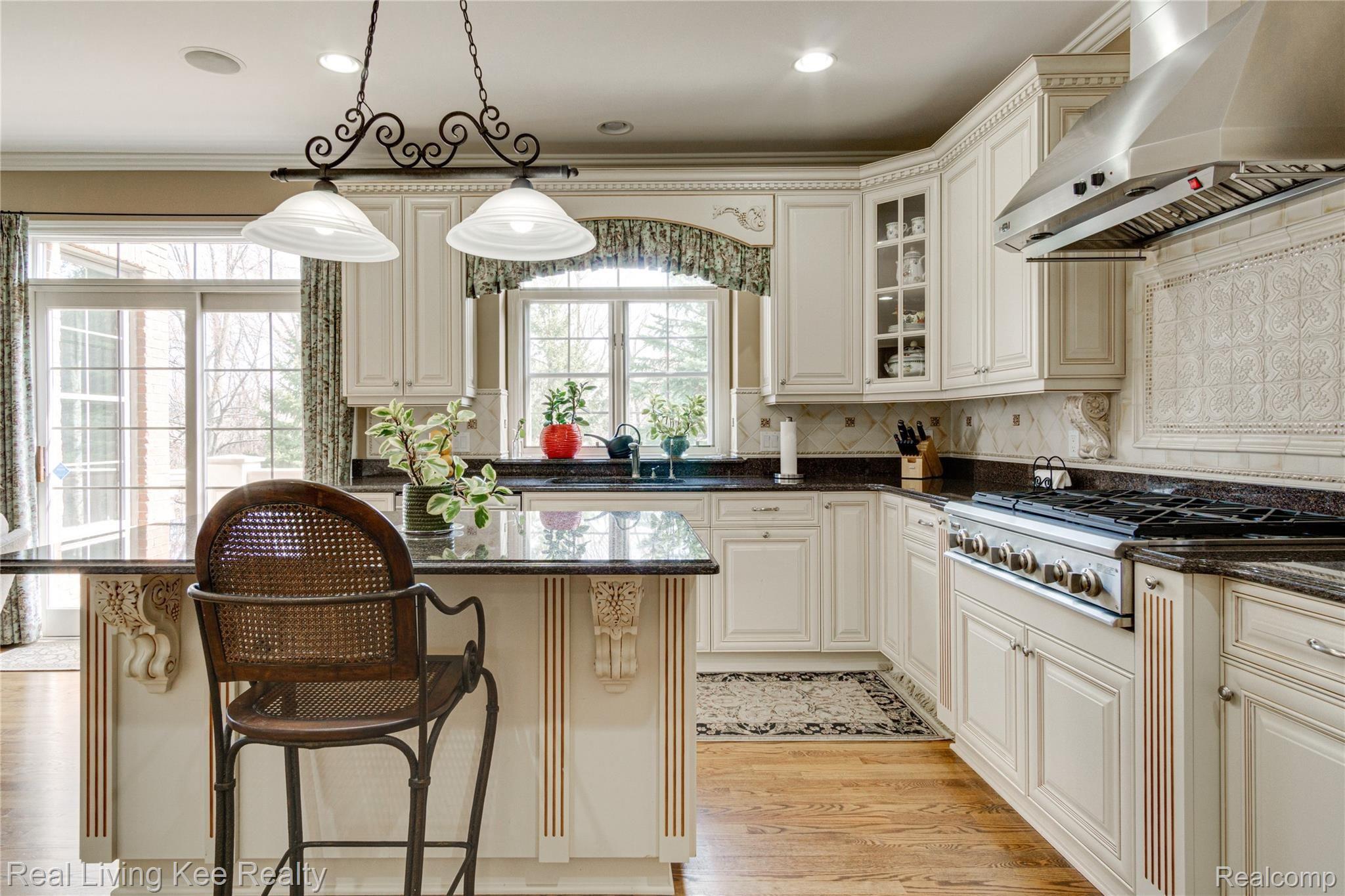 2766 Castlemartin Court Rochester, MI 48306 - Photo 42 of 76 Interiors (35 of 79).jpg