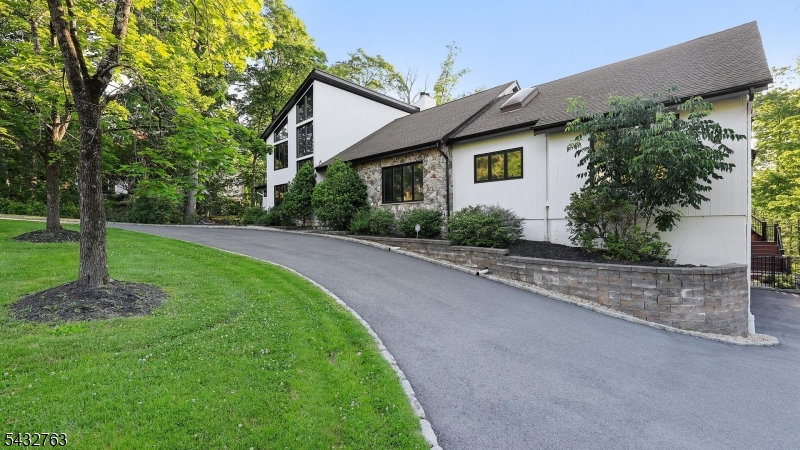 17 Nottingham Way Warren, NJ 07059 - Photo 3 of 48
