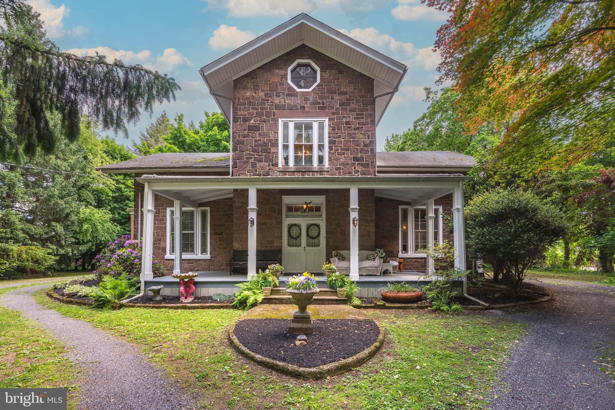 705 Woodlane Road Beverly, NJ 08010 - Photo 1 of 62