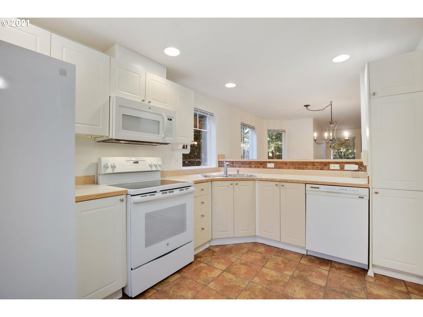 14357 Southwest Barrows Road Beaverton, OR 97007 - Photo 6 of 27 Gallery Image 6