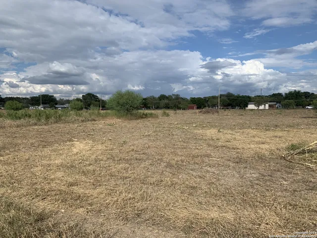 $50,000 | Tbd O'neal Drive, Devine, TX 78016