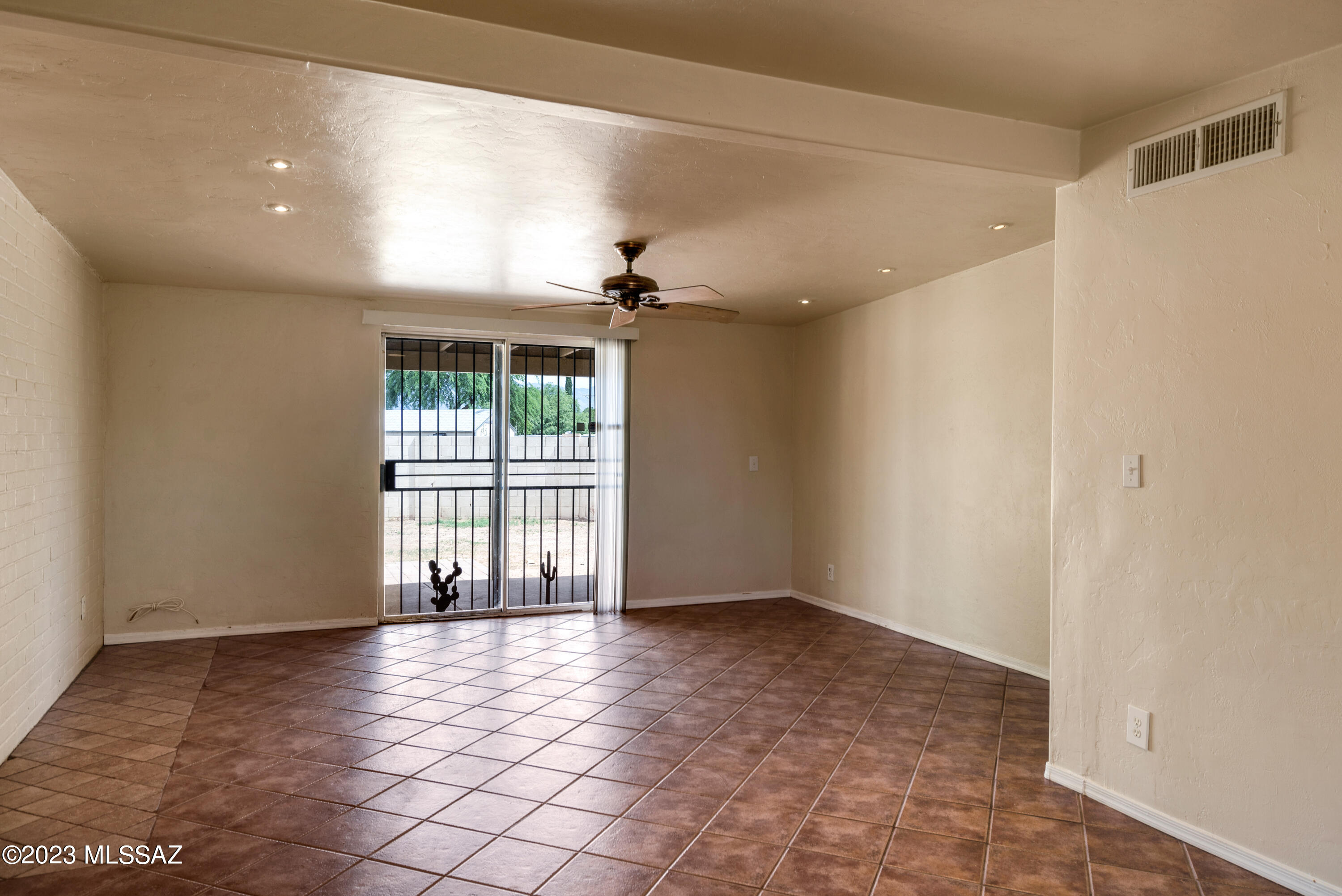 7045 East Stella Road Tucson, AZ 85730 - Photo 11 of 27
