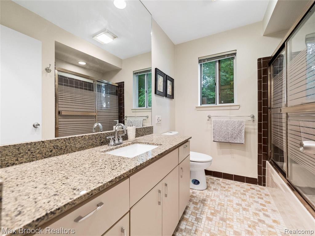 4899 Wye Oak Road Bloomfield Hills, MI 48301 - Photo 19 of 23
