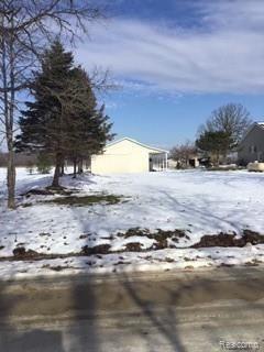8791 Hough Road Almont, MI 48003 - Photo 2 of 28 IMG_1296.JPG