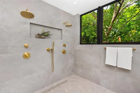 $6,995,000 | 4024 Bonita Avenue, Miami, FL 33133