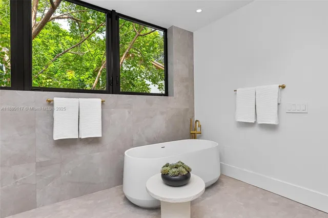 $6,750,000 | 4024 Bonita Avenue, Miami, FL 33133