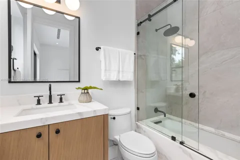 $6,995,000 | 4024 Bonita Avenue, Miami, FL 33133