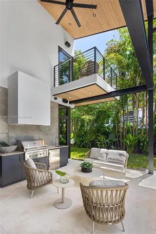 $6,750,000 | 4024 Bonita Avenue, Miami, FL 33133