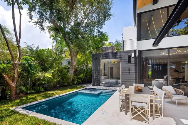 $6,750,000 | 4024 Bonita Avenue, Miami, FL 33133