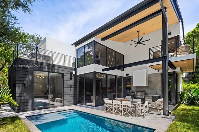 $6,750,000 | 4024 Bonita Avenue, Miami, FL 33133