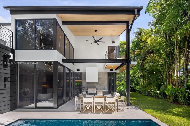 $6,750,000 | 4024 Bonita Avenue, Miami, FL 33133