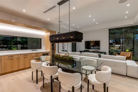 $6,995,000 | 4024 Bonita Avenue, Miami, FL 33133