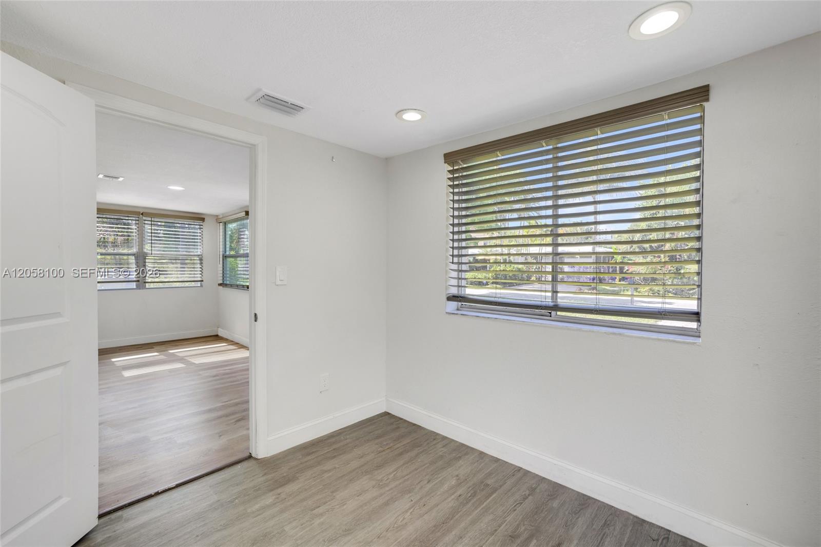 3405 Robbins Road Pompano Beach, FL 33062 - Photo 13 of 71 Gallery Image 13