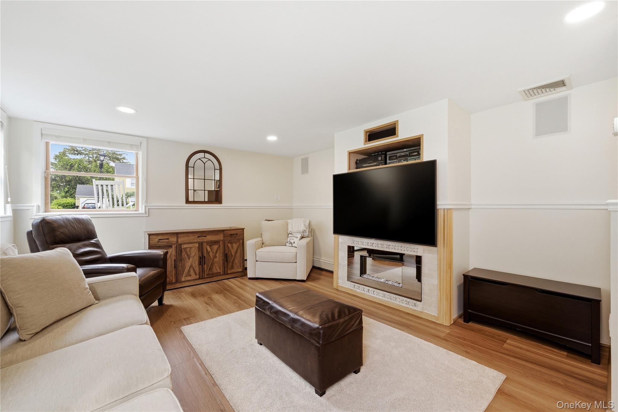 82 Sunset Road Bay Shore, NY 11706 - Photo 26 of 38