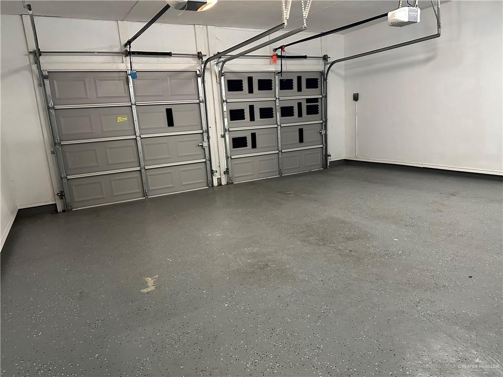 905 Colorado Court Mission, TX 78572 - Photo 13 of 42 a view of an empty room with a empty space