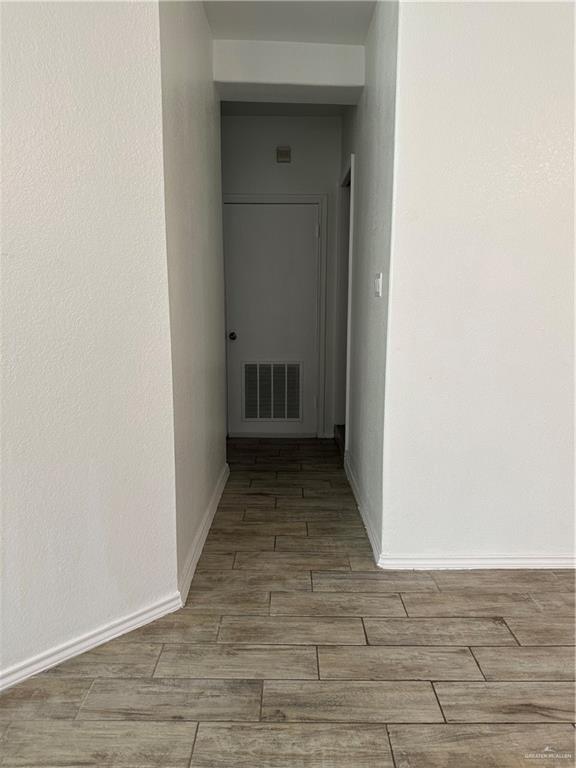 905 Colorado Court Mission, TX 78572 - Photo 18 of 42 a view of a hallway