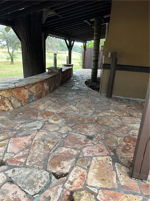 905 Colorado Court Mission, TX 78572 - Photo 6 of 42 a view of a porch