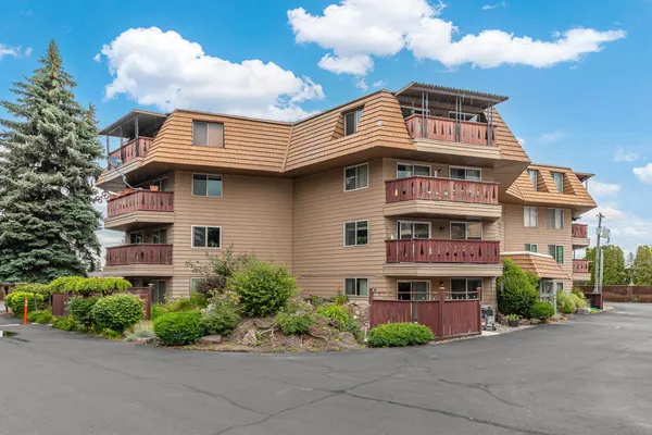 $240,000 | 9024 North Country Homes Boulevard, Unit 5, Spokane, WA 99218