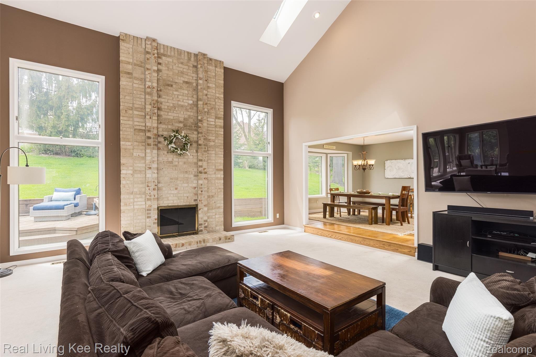1427 Ridge Ct-9.jpg